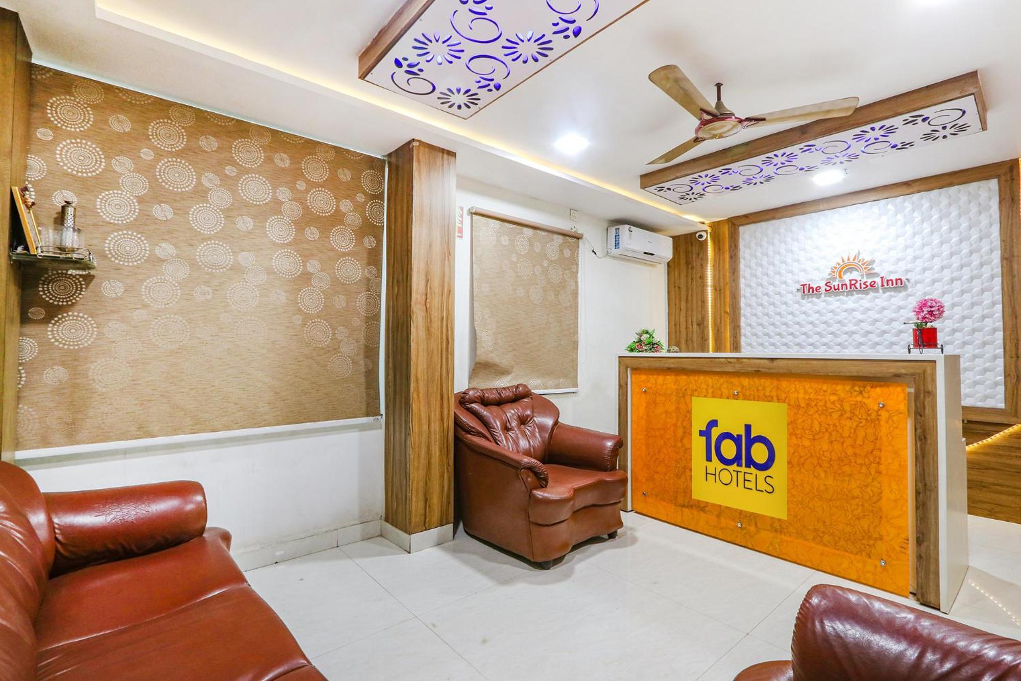 Fabhotel The Sunrise Inn - Nr Gayatri Vidya Parishad College Of Engineering فيساخاباتنام المظهر الخارجي الصورة